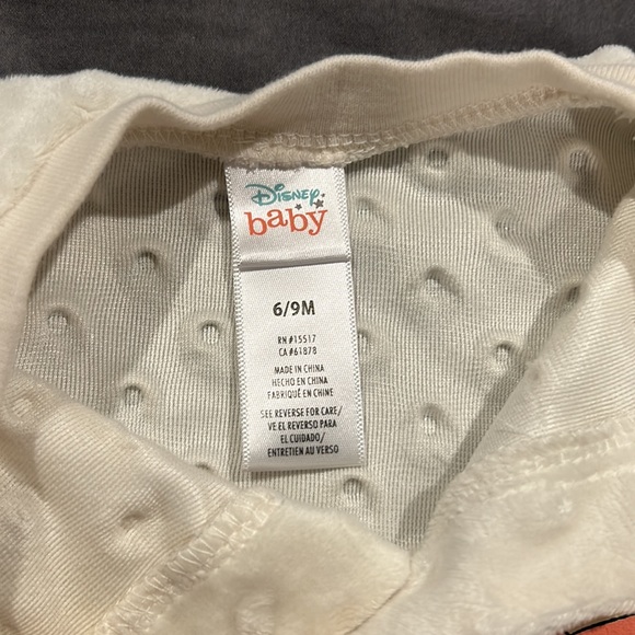 Disney Cream Color Baby Footsie Size 6-9 Months - Picture 4 of 6